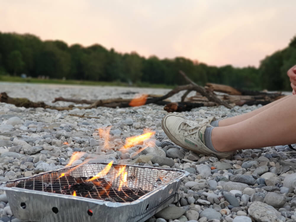 Featured image for article: The Complete Chill And Grill By The Isar Guide: All The Rules You Need To Know For Barbecuing In Munich