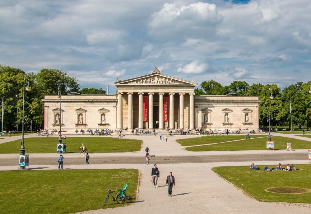Featured image for article: Do You Know These Munich 1 Euro Museums? Here's The Full List And Public Best Transport Routes!