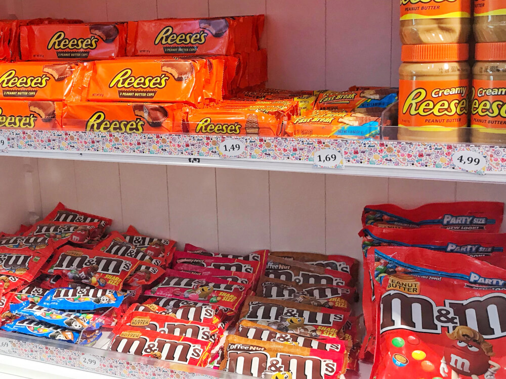 Featured image for article: There's a New American Candy Store in Munich & It Is Stocked w/ All the Classics