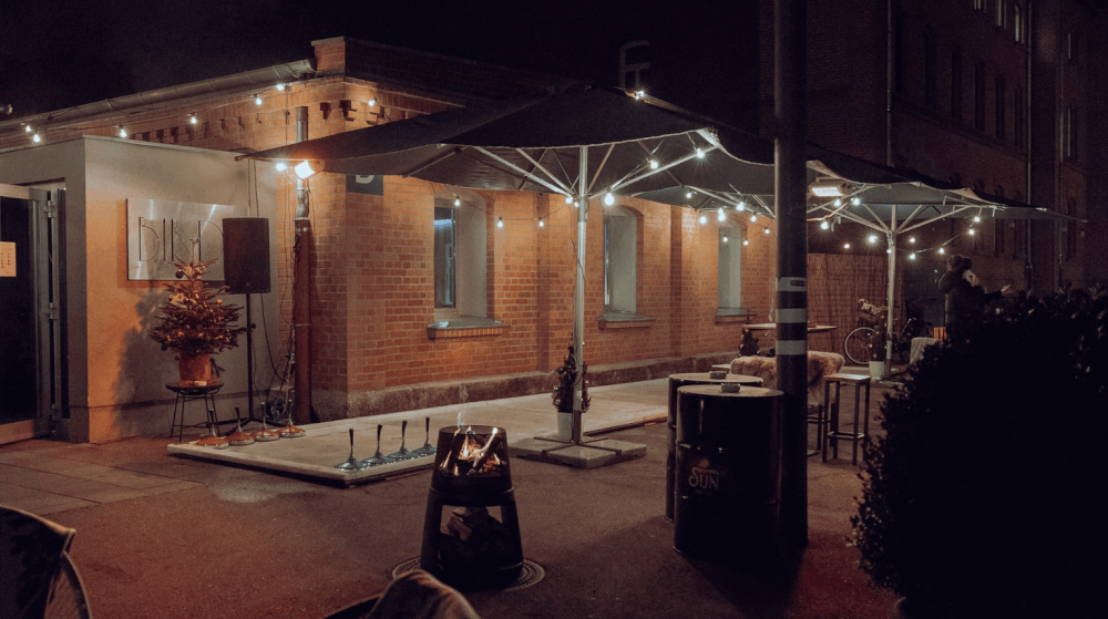 Featured image for article: Eisstockschiessen In Munich- You Need To Go To This Winter!