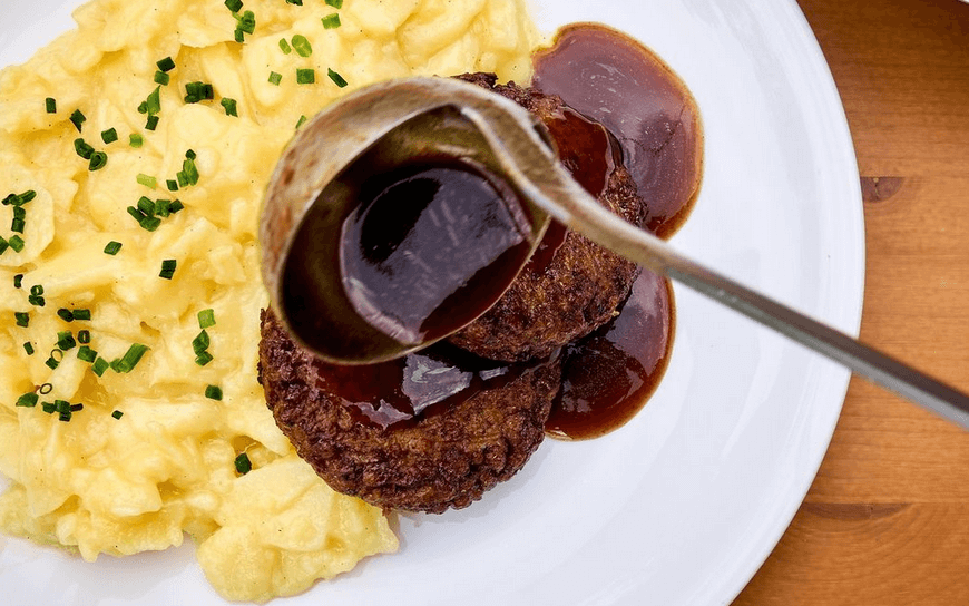 Featured image for article: Oktoberfest Vegan Guide : Where to Eat Beyond the Bratwurst