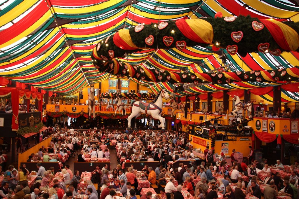 Oktoberfest Facts Hippodrom