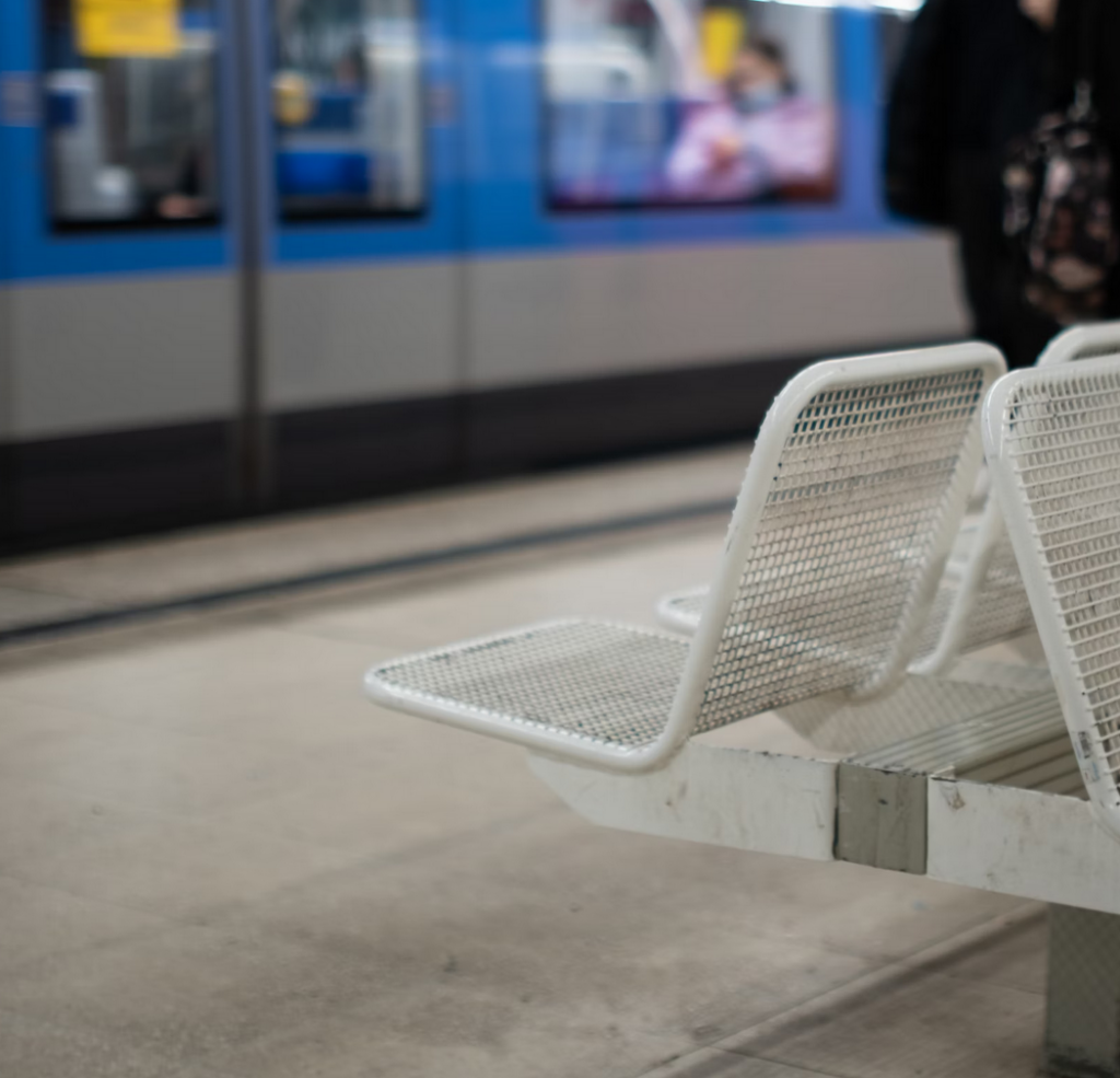 Eligibility: enrolled students, trainees (Azubi), volunteers (FSJ/BFD) in Bavaria