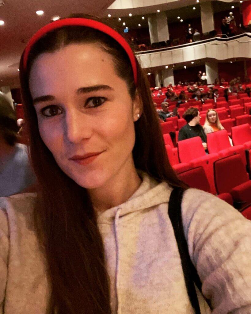 English Speaking Theatre In Munich Kristen