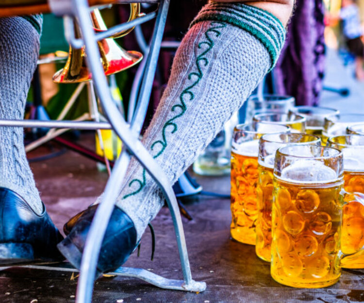 Munich Frühlingsfest Bavarian Outfitters Tracht Rental